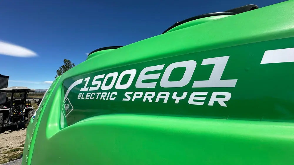 The 1500e01 electric foliage sprayer is now complete - and it works perfectly